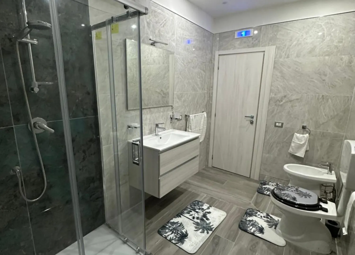 B&B Mageva Luxury Room 那不勒斯 招待所